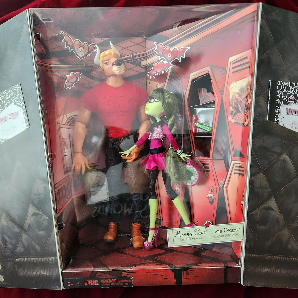 Monster High SDCC Manny Taur and Iris Clops (2014) Exclusive - NIB/NO JACKET